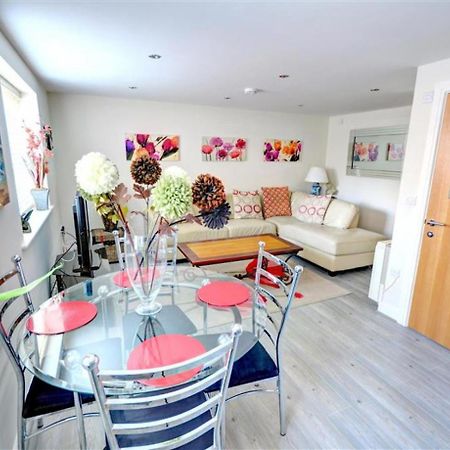 Hotties House - Two-Bed Cottage, Dog-Friendly & Off-Street Parking - スカーバラ エクステリア 写真