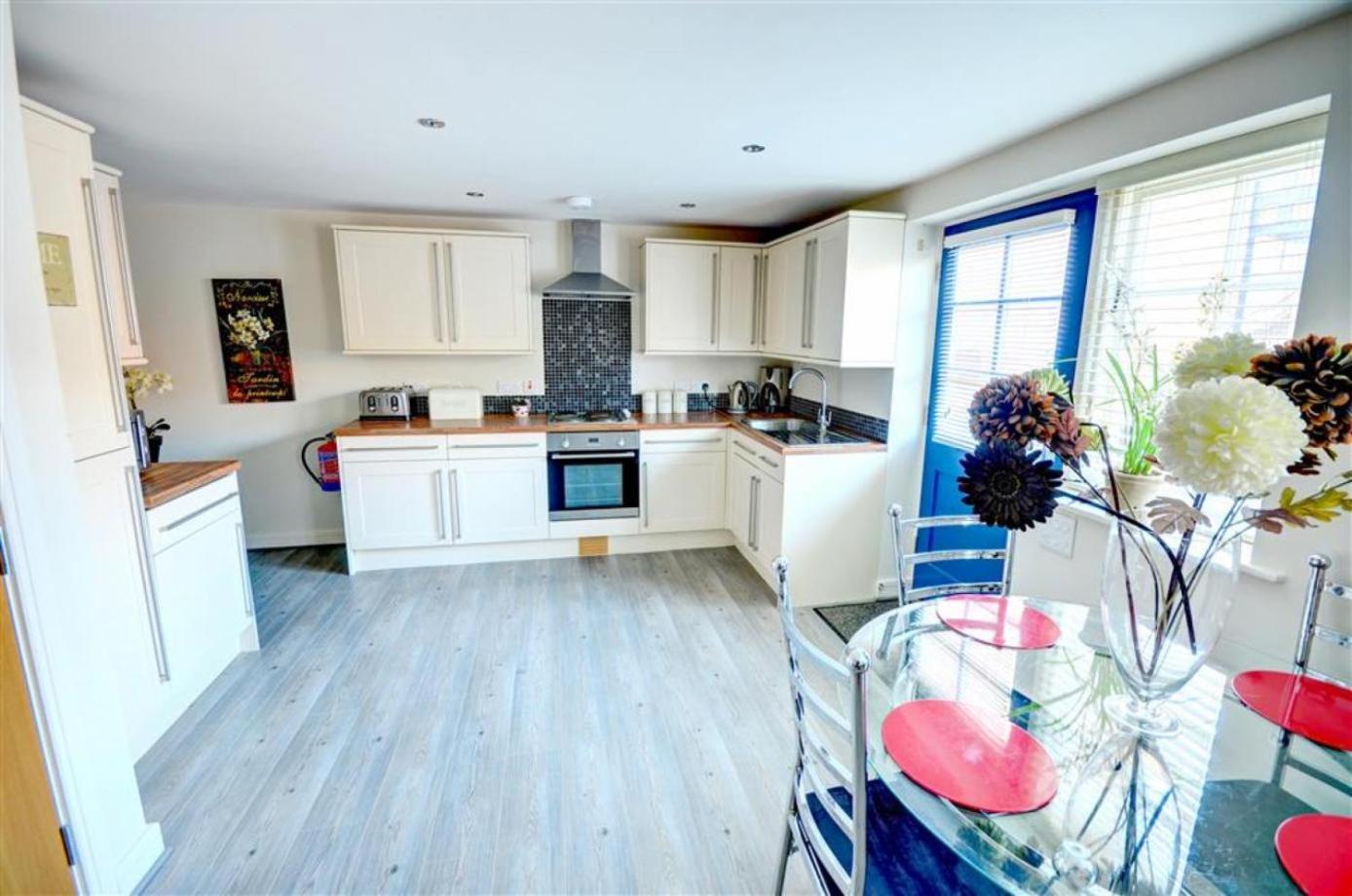 Hotties House - Two-Bed Cottage, Dog-Friendly & Off-Street Parking - スカーバラ エクステリア 写真